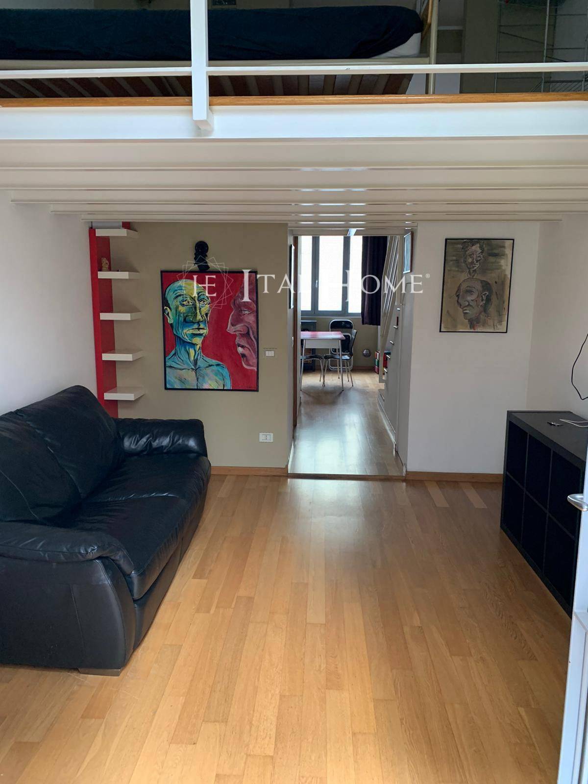 VENDESI LUMINOSO LOFT RISTRUTTURATO CON CURA! DA VEDERE
